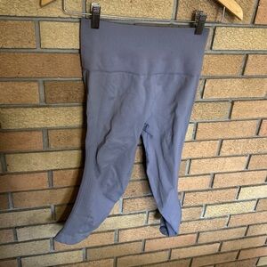 Lululemon Taryn Toomey Awakening Cropped Leggings Women Lavender Size 6